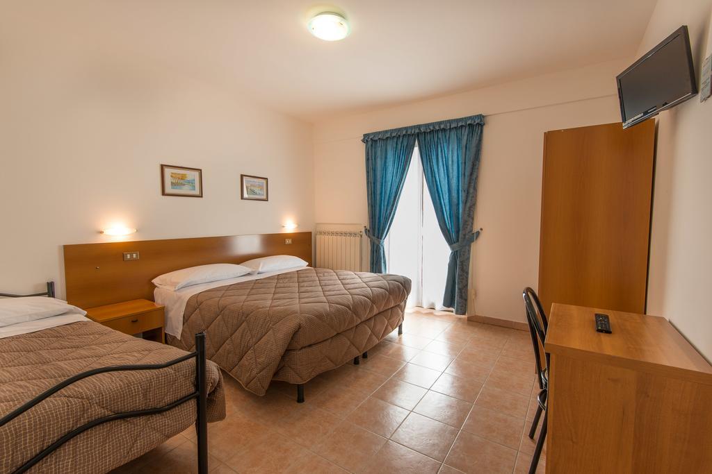 Albergo Della Corte Pescasseroli Exteriör bild