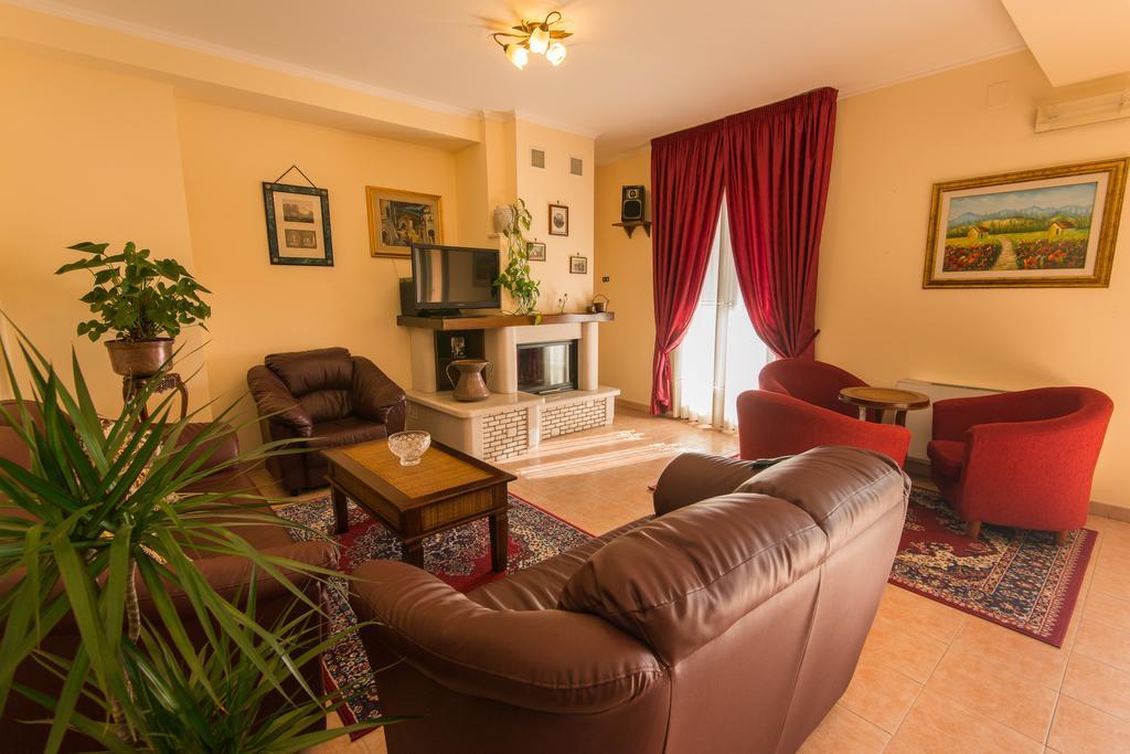 Albergo Della Corte Pescasseroli Exteriör bild